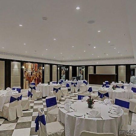 Vista Park Hotel คูร์เคาน์ ร้านอาหาร รูปภาพ